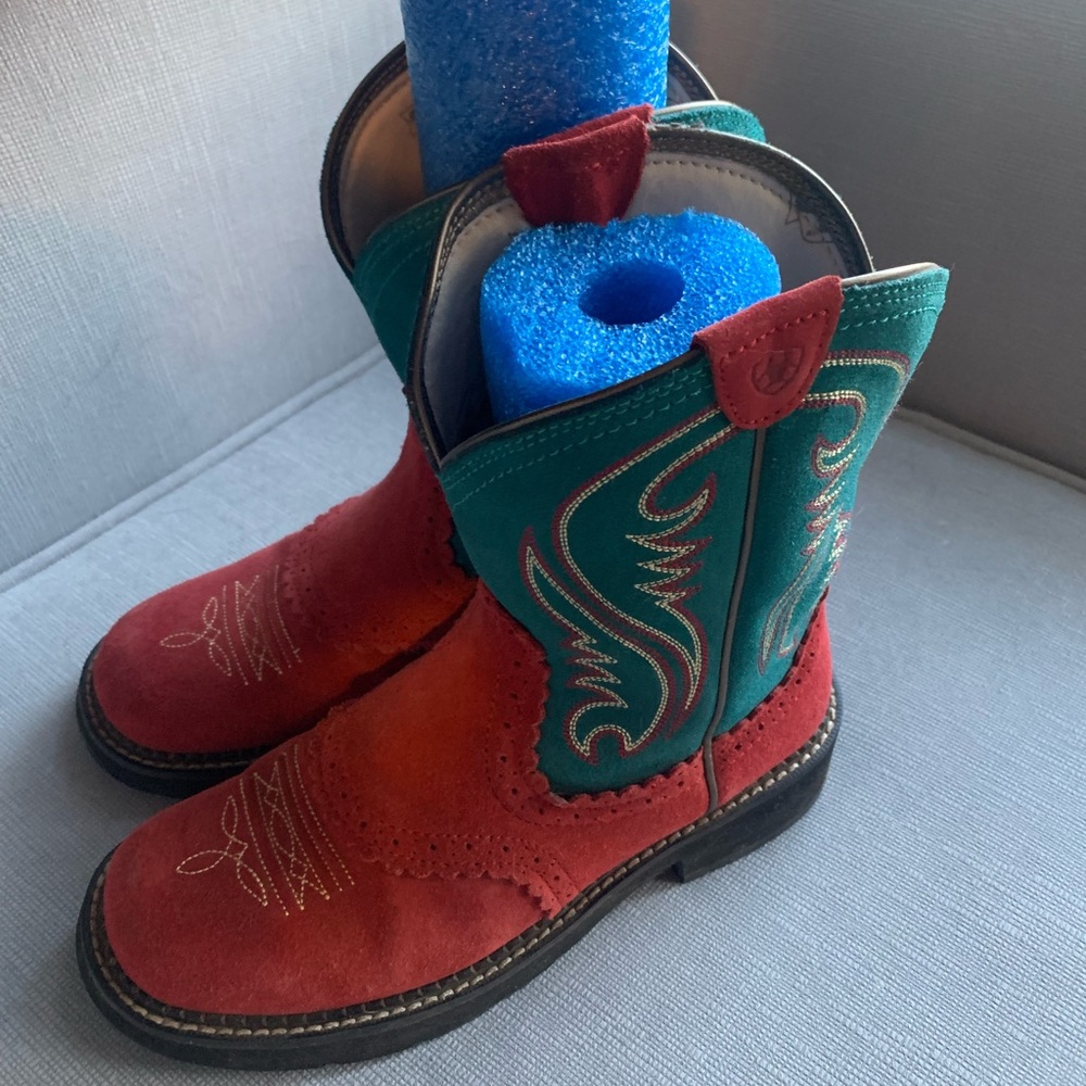 Ariat cowboy boot. Womens 9.5